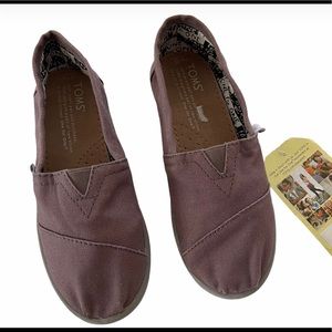 Toms shoes size Y 13 new